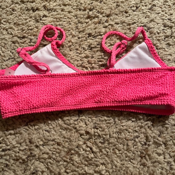 Women’s swim top - Picture 2 of 2